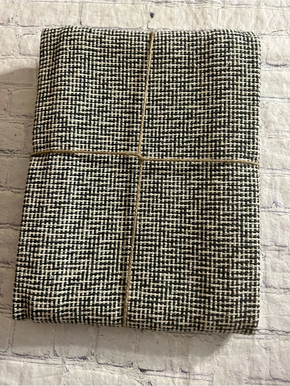 IKEA TIPHEDE FLAT WOVEN RUG BLACK/NATURAL CHECKED PATTERN RECTANGULAR 2’7”x4’11”
